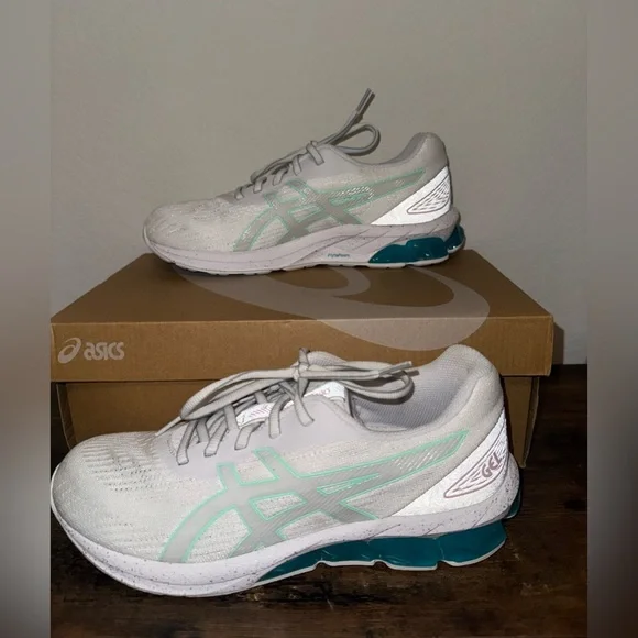 ASICS Gelquantum 180 White Fresh ice in 9.5 worn once - Picture 6 of 15
